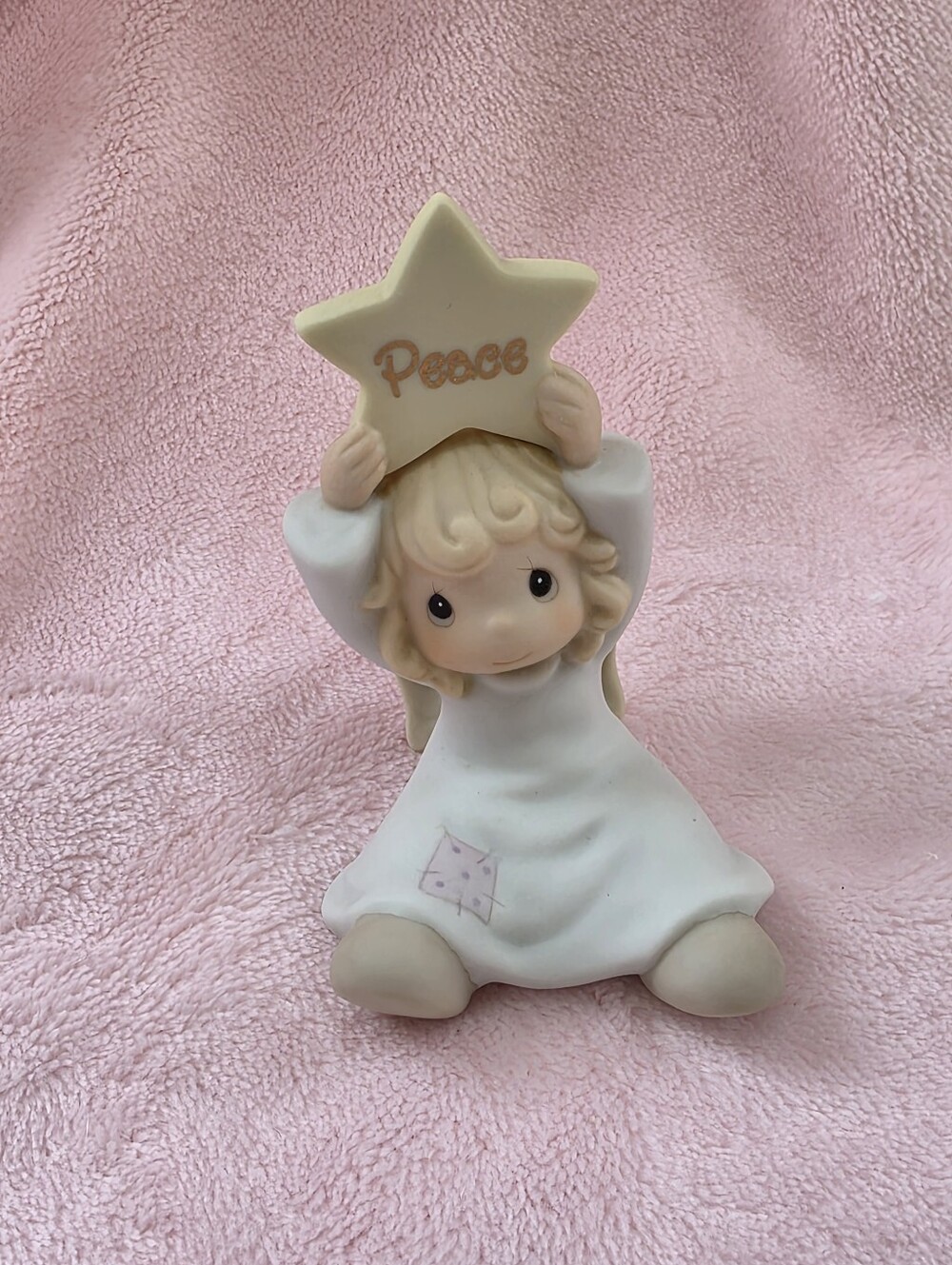 Precious Moment 'Hand On To That Holiday Feeling' Figurine #455962